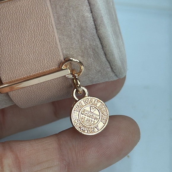 (Z4)Disney YEARS OF WONDER
Mickey Mouse 100th Anniversary Rose GoldWatch Limited main image 8